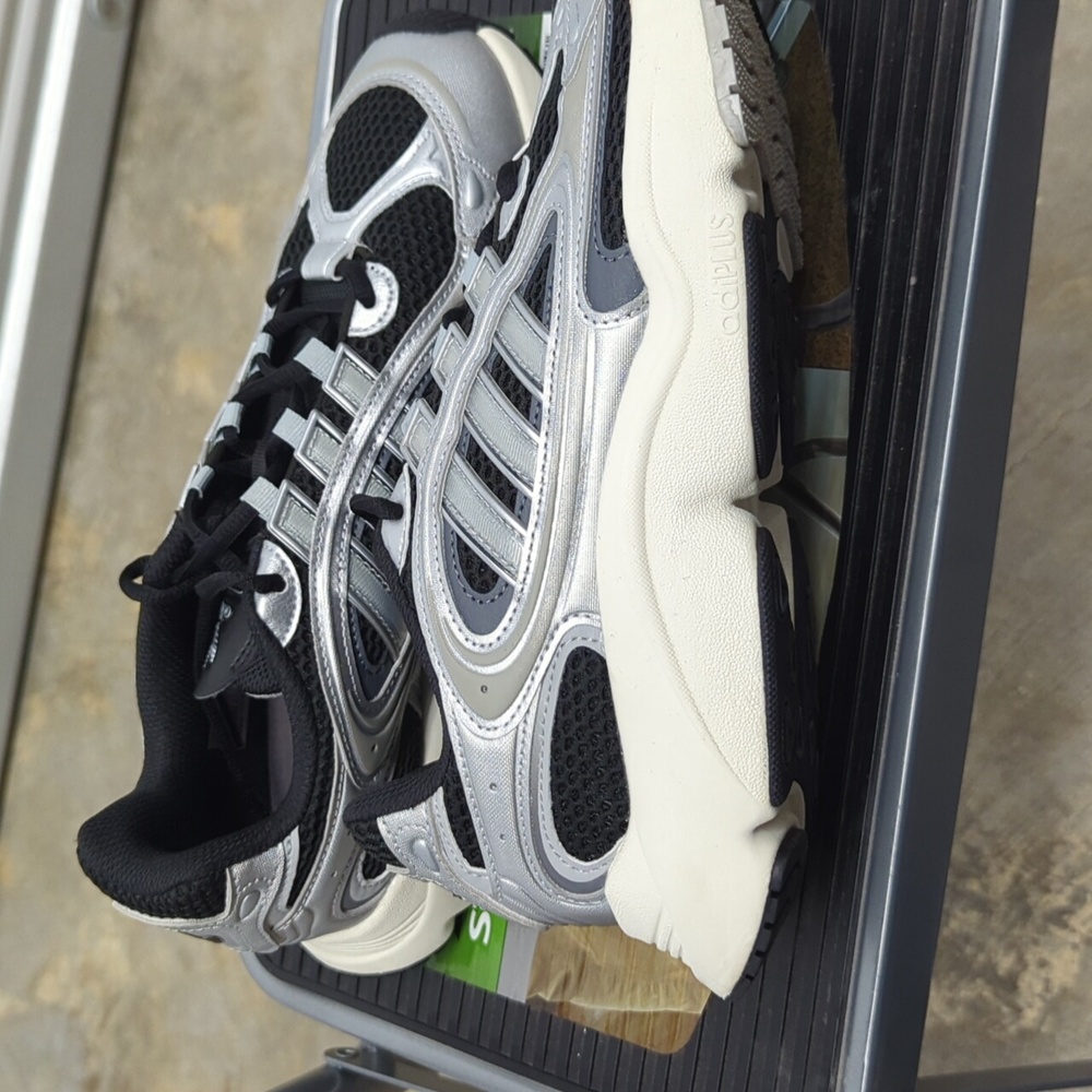 adidas - Ozmillen "RAIDERS' Sz. 9.5 - Picture 6 of 12